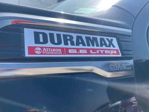 Used 2023 GMC Sierra 2500 AT4 w/ AT4 Preferred Package AWD/4WD image 5