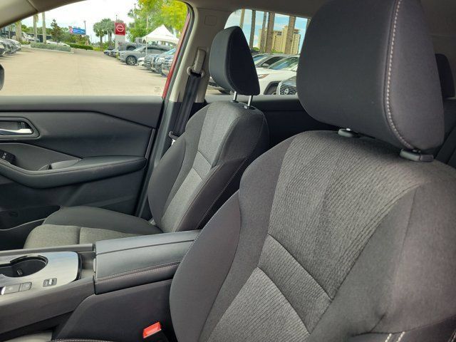 Certified 2026 Nissan Rogue SV FWD image 16