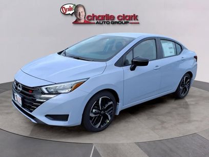New 2025 Nissan Versa SR w/ Trunk Package