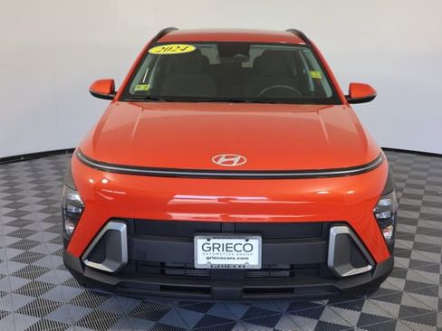 Certified 2024 Hyundai Kona SEL w/ Convenience Package AWD/4WD image 3