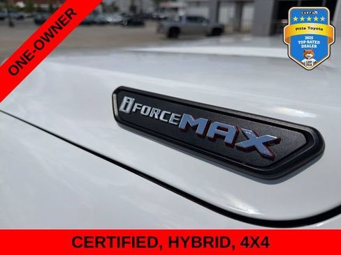 Certified 2025 Toyota Tacoma TRD Off-Road AWD/4WD image 9