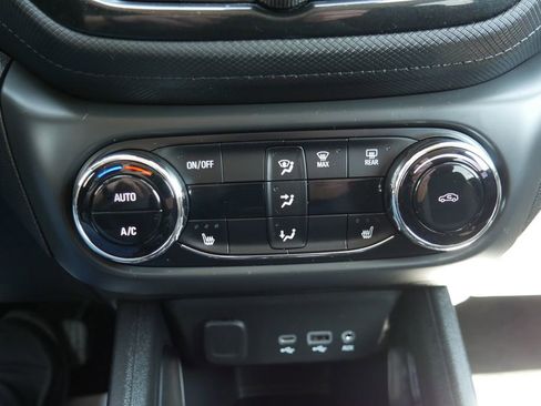 Used 2023 Chevrolet TrailBlazer LT w/ Convenience Package FWD image 17