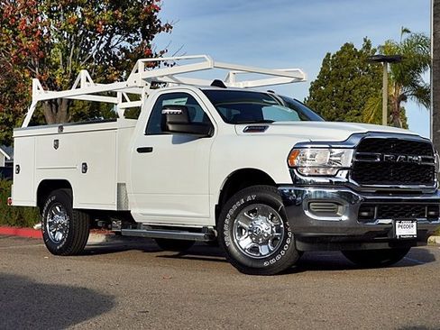 New 2024 RAM 2500 Tradesman w/ Chrome Appearance Group image 2