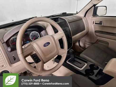 Used 2010 Ford Escape XLS AWD/4WD image 9