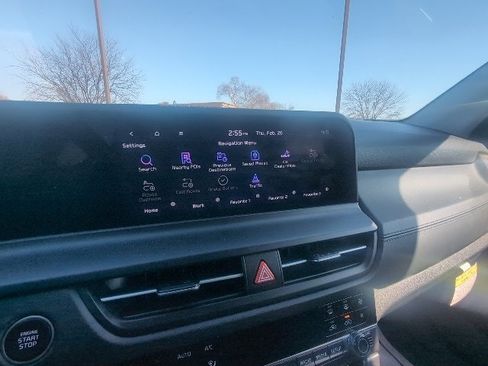 Used 2024 Kia Seltos EX image 11