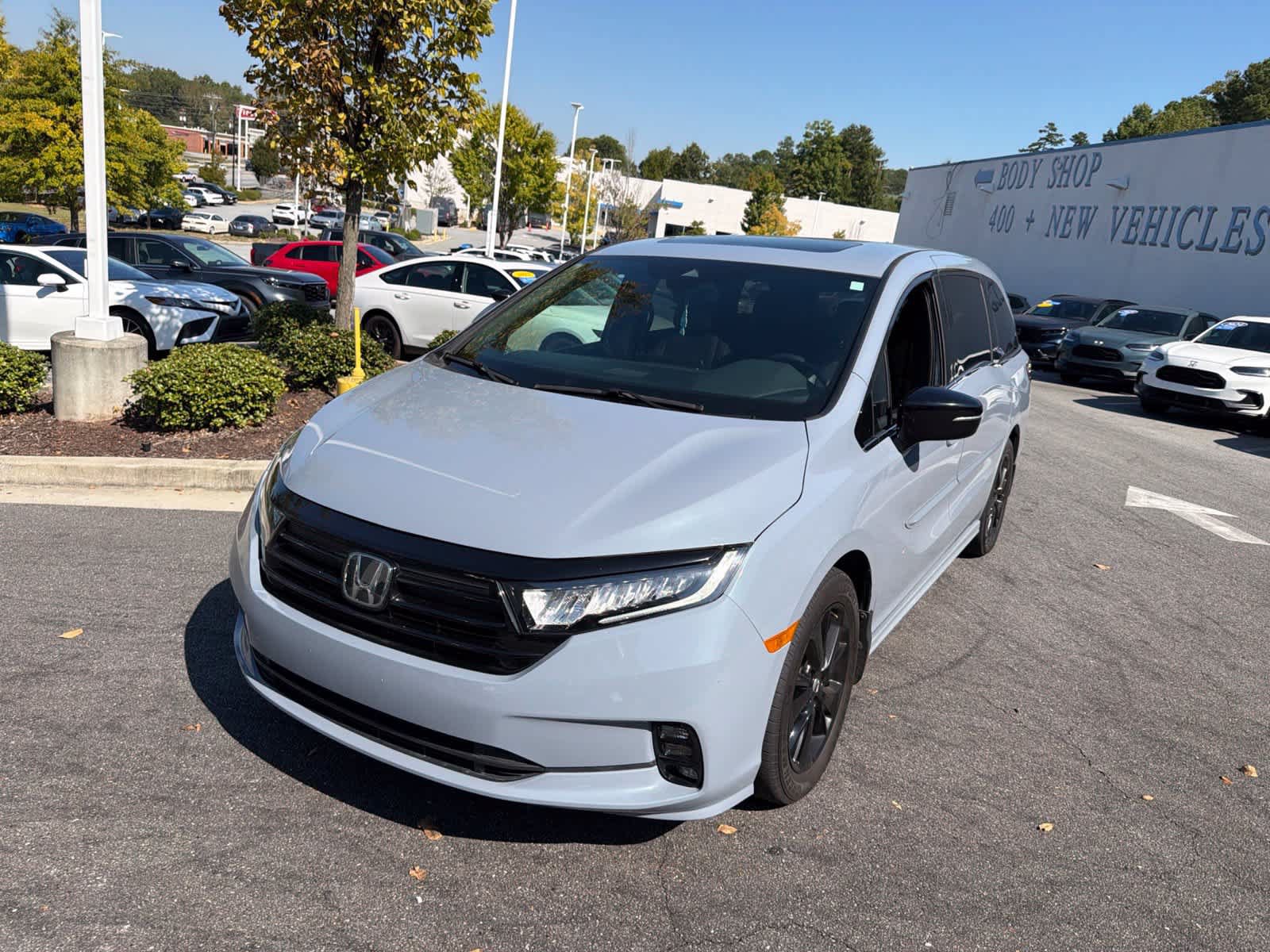 Used 2024 Honda Odyssey Sport image 3