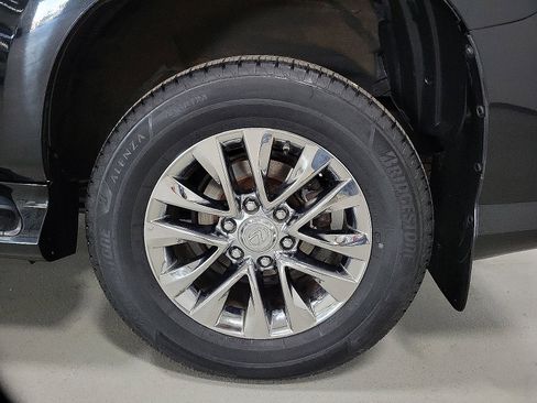 Used 2017 Lexus GX 460 image 8