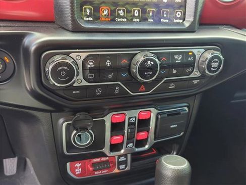 Used 2023 Jeep Gladiator Rubicon w/ Cold Weather Group AWD/4WD image 22
