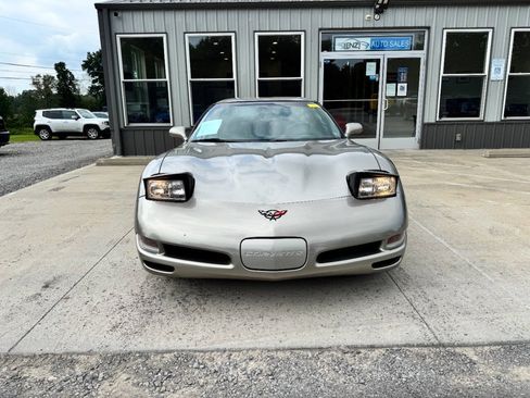 Used 2000 Chevrolet Corvette Coupe w/ Roof Pkg RWD image 3
