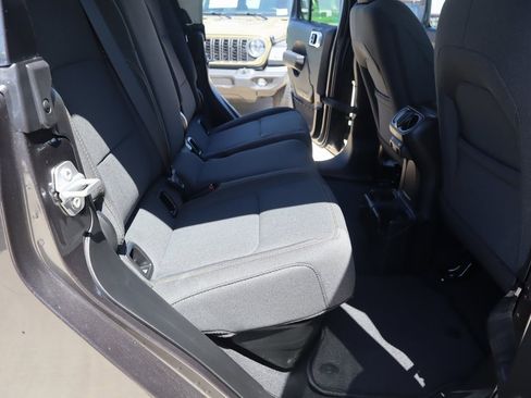 New 2025 Jeep Gladiator Sport image 13