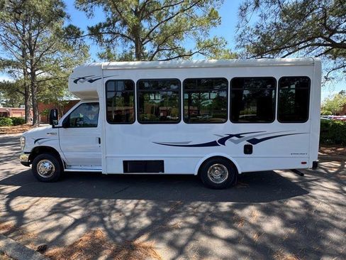 Used 2012 Ford E-350 and Econoline 350 Super Duty w/ Shuttle Bus Prep Pkg RWD image 5