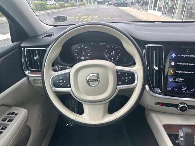 Used 2022 Volvo S60 B5 Momentum w/ Climate Package FWD image 17