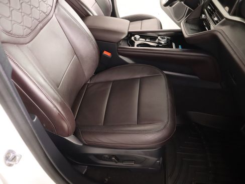 Used 2025 Ford Explorer Platinum w/ Ultimate Package image 14