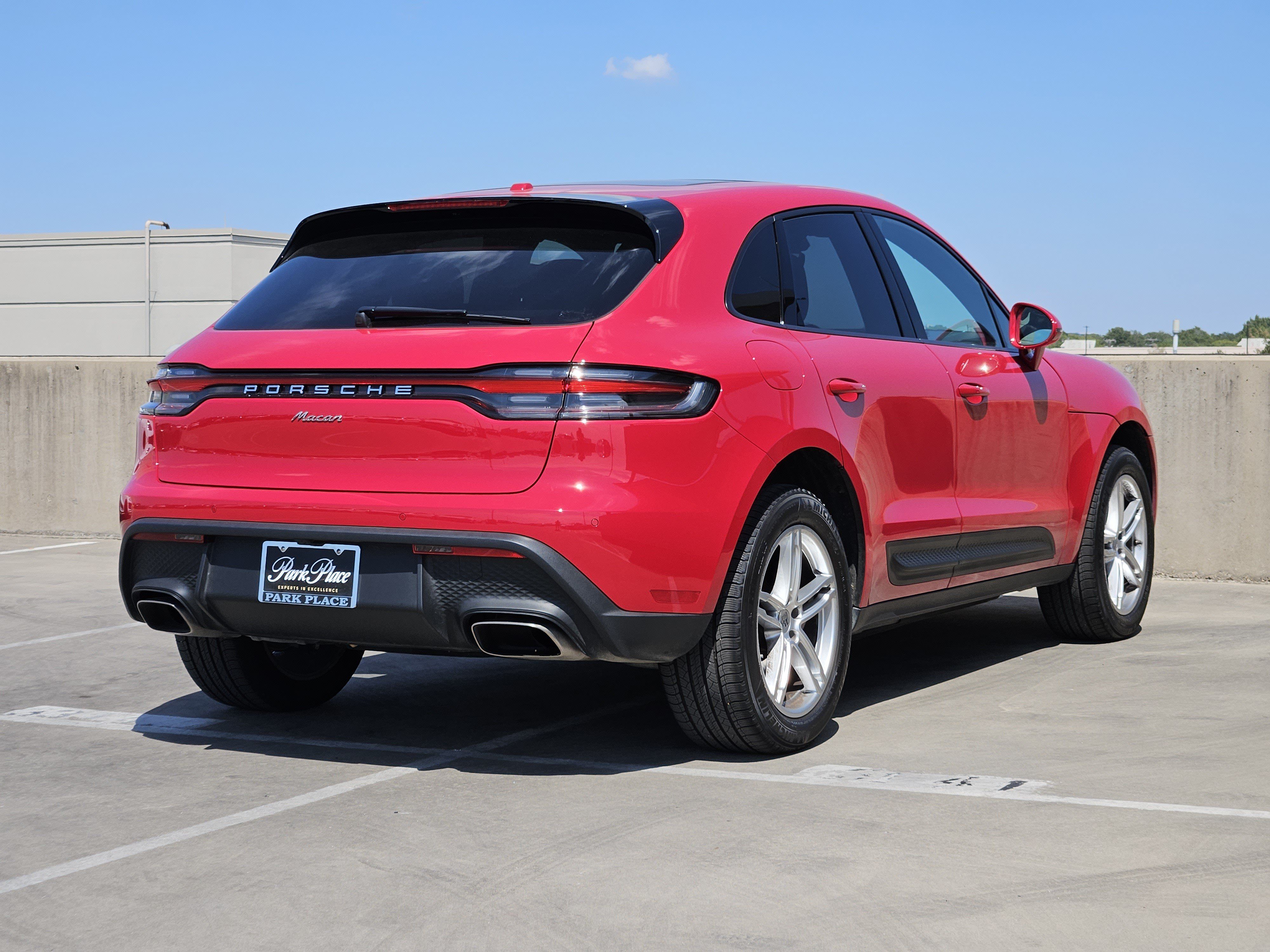 Certified 2026 Porsche Macan AWD/4WD image 8