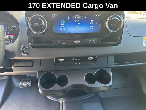 Used 2025 Mercedes-Benz Sprinter 3500 image 25