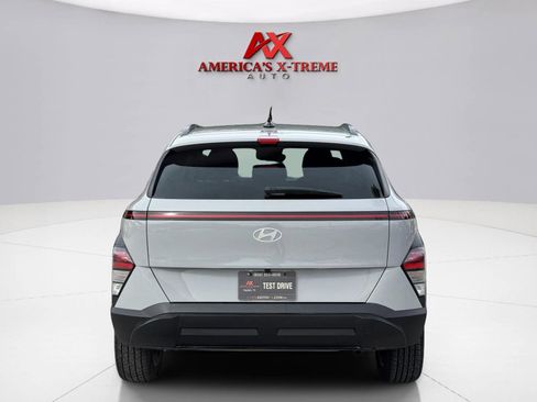 Used 2024 Hyundai Kona SEL w/ Convenience Package AWD/4WD image 4