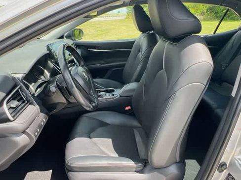 Used 2021 Toyota Camry XSE image 11