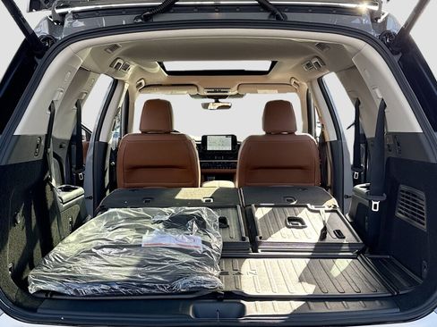 New 2025 Nissan Pathfinder Platinum w/ Cargo Package image 7