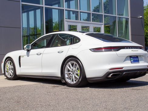 Used 2022 Porsche Panamera 4 w/ Premium Package image 8