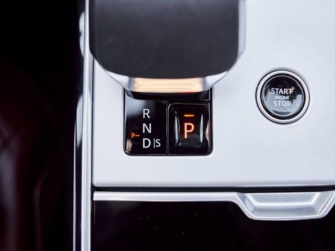 Used 2025 Land Rover Range Rover SE AWD/4WD image 64