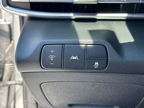 Used 2023 Hyundai Elantra Limited FWD image 30