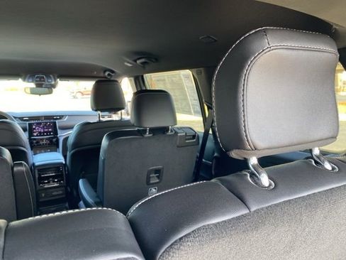 New 2025 Jeep Grand Cherokee L Laredo image 10