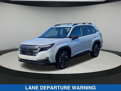 Used 2025 Subaru Forester Premium image 8