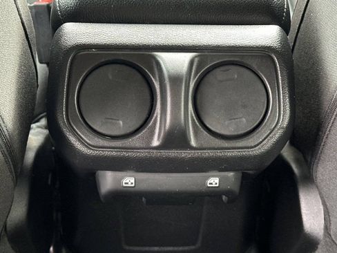 Used 2022 Jeep Wrangler Unlimited Sport AWD/4WD image 13