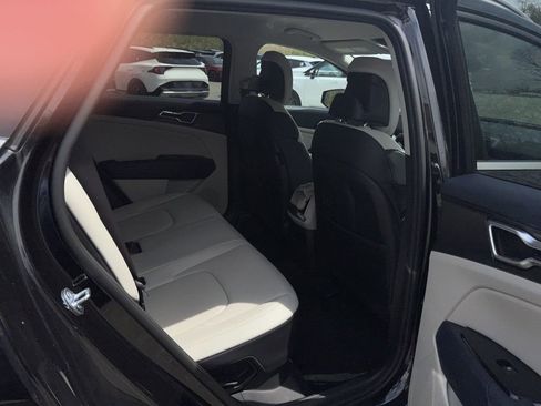 Certified 2023 Kia Sportage EX image 29