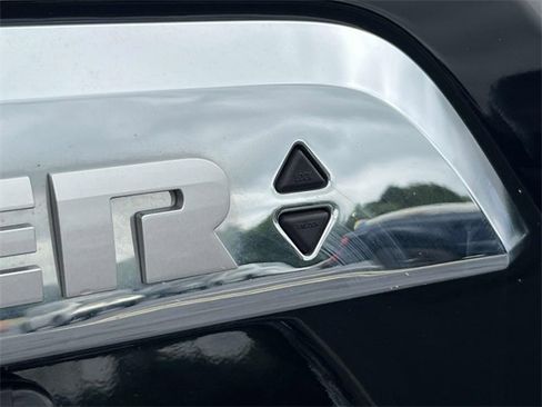 Used 2022 Toyota 4Runner Limited image 11