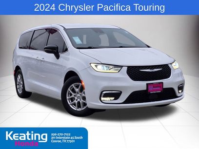 Used 2024 Chrysler Pacifica Touring