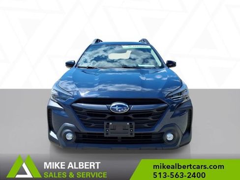 Used 2024 Subaru Outback Premium AWD/4WD image 2