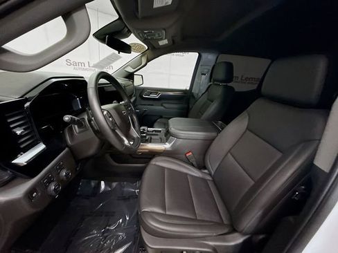 Used 2025 Chevrolet Silverado 1500 LT Trail Boss w/ Convenience Package II AWD/4WD image 24