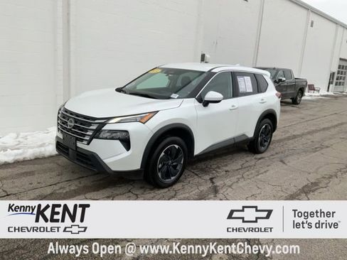 Used 2024 Nissan Rogue SV image 29