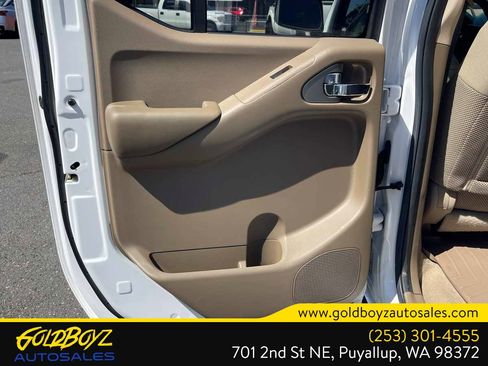Used 2007 Nissan Frontier SE w/ SE Value Truck Pkg AWD/4WD image 16