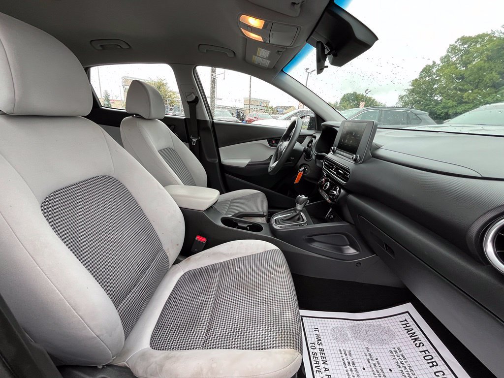 Used 2023 Hyundai Kona SE w/ Cargo Package FWD image 33