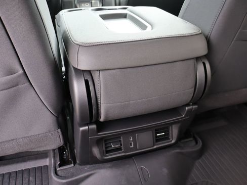 New 2026 Chevrolet Silverado 1500 Custom Trail Boss w/ LPO, Dark Essentials Package AWD/4WD image 35