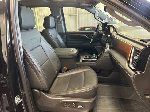 Used 2025 GMC Sierra 3500 Denali w/ Denali Reserve Package image 30