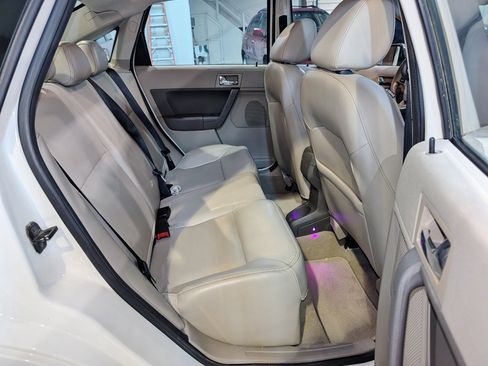 Used 2010 Ford Focus SEL image 23