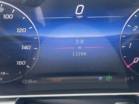 Used 2025 Mercedes-Benz GLC 300 4MATIC image 22