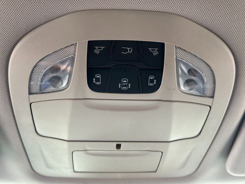 Used 2022 Chrysler Pacifica Touring-L FWD image 31