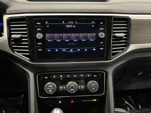 Used 2022 Volkswagen Atlas SE w/ Black Wheel Package image 8