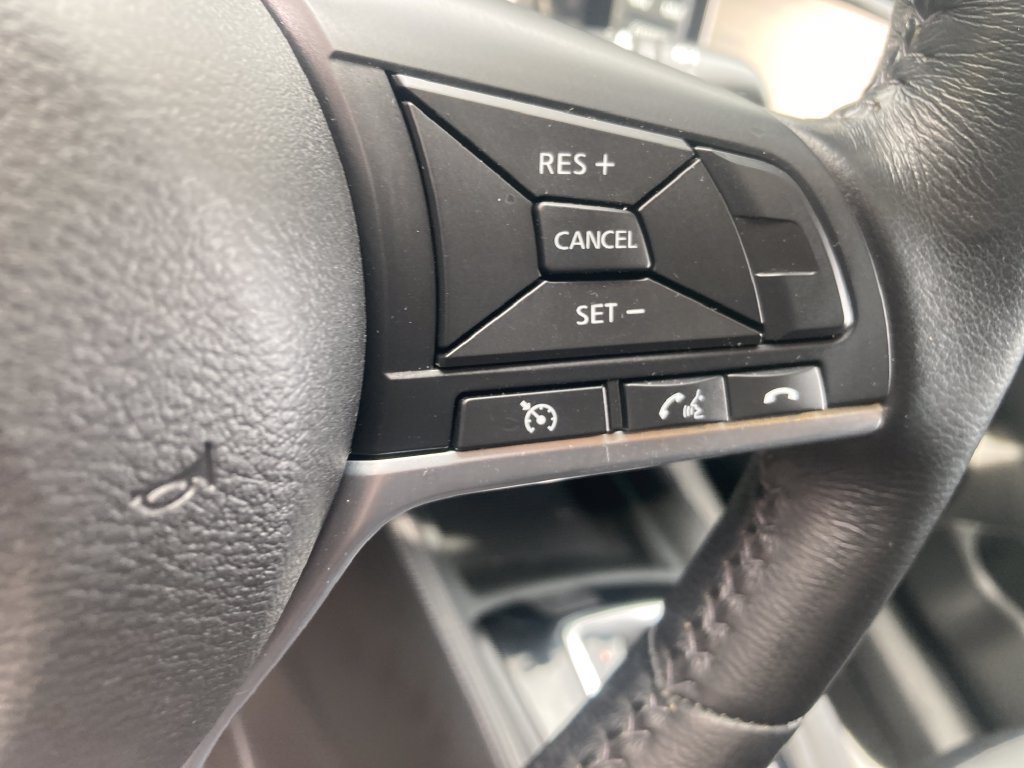 Used 2017 Nissan Rogue SL w/ SL Premium Package AWD/4WD image 40