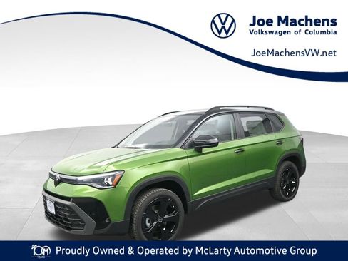 New 2026 Volkswagen Taos SE AWD/4WD image 1