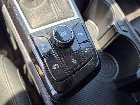 Used 2025 Kia Sportage EX FWD image 24