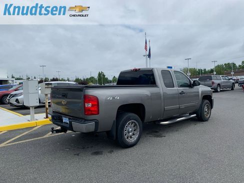 Used 2007 Chevrolet Silverado 1500 LT w/ 1LT Convenience Package AWD/4WD image 7