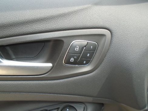 Used 2017 Ford Escape Titanium AWD/4WD image 15