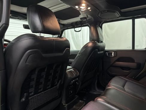 Used 2022 Jeep Wrangler Unlimited Rubicon w/ Cold Weather Group image 19