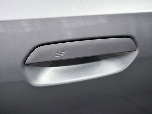 Used 2025 BMW i5 M60 w/ Executive Package image 22