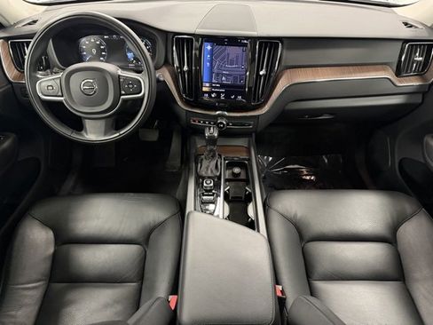 Used 2021 Volvo XC60 T6 Momentum image 14